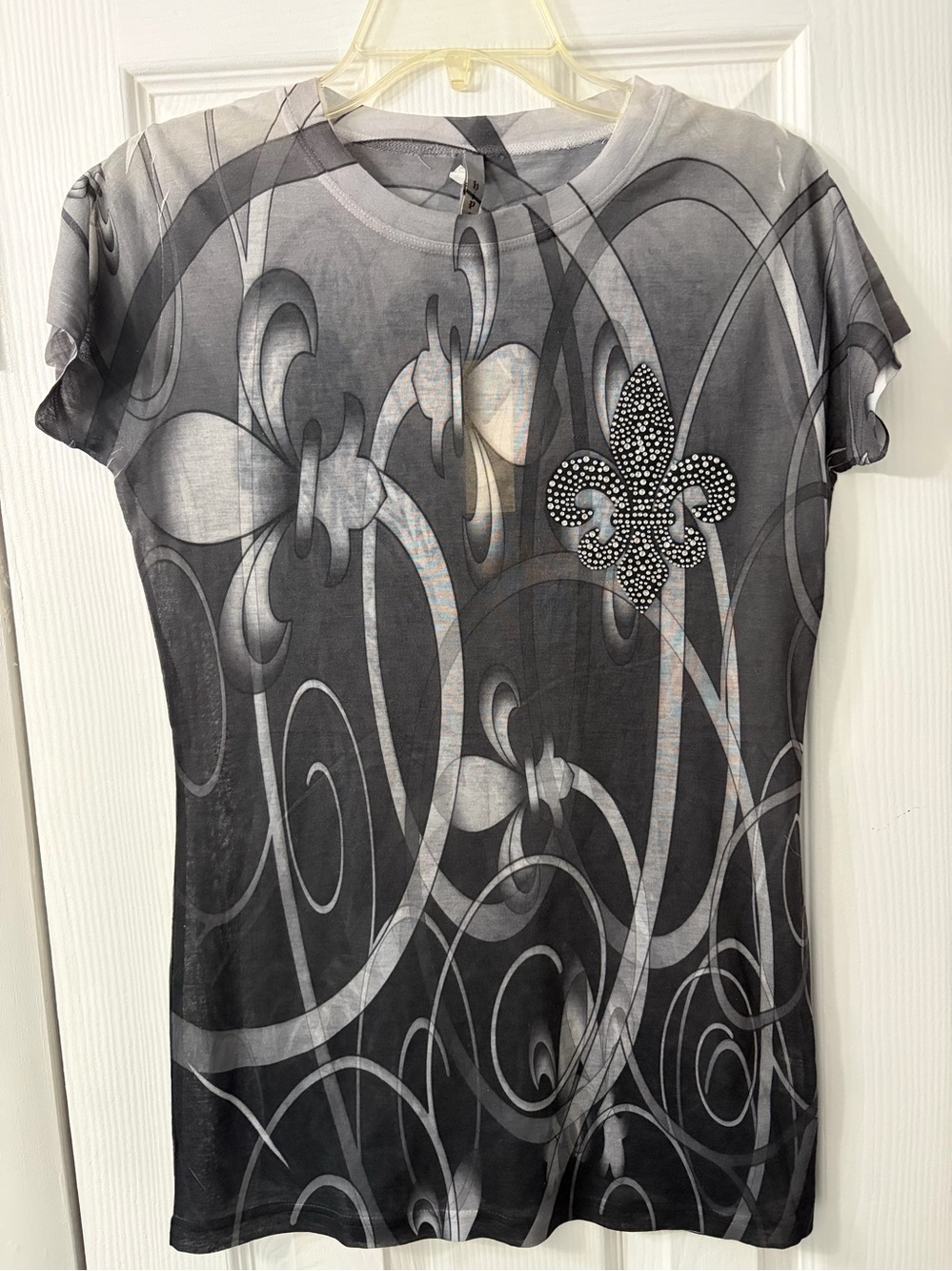 Women's Gray Fleur-de-Lis on front and wings on back both with rhinestones